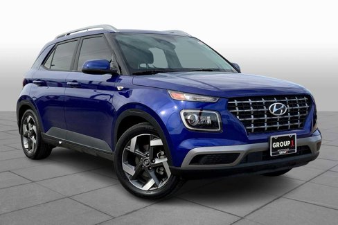 Used 2023 Hyundai Venue Limited image 2