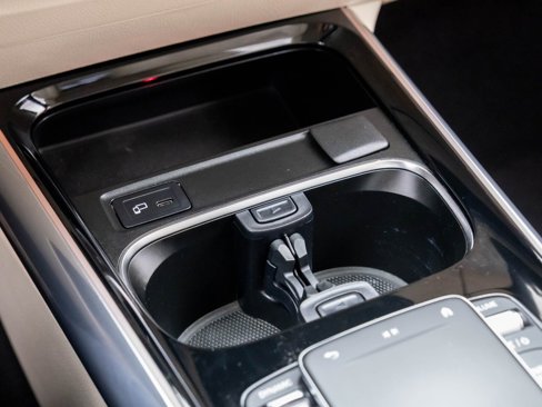 Certified 2021 Mercedes-Benz GLA 250 4MATIC image 25