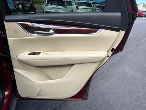 Used 2018 Cadillac XT5 Luxury w/ Driver Awareness Package image 22