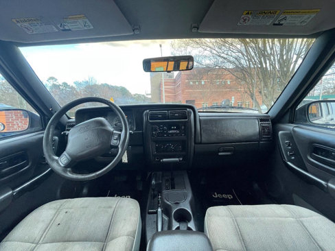 Used 2000 Jeep Cherokee Sport image 29