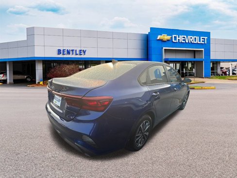 Used 2023 Kia Forte LXS image 5