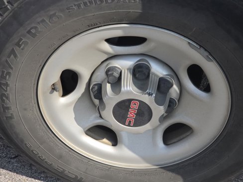 Used 2017 GMC Savana 2500 image 7