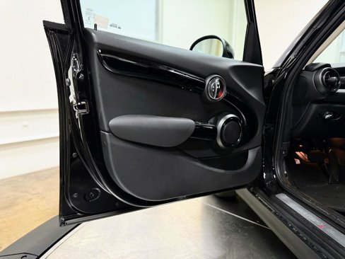 Used 2019 MINI Cooper S image 11