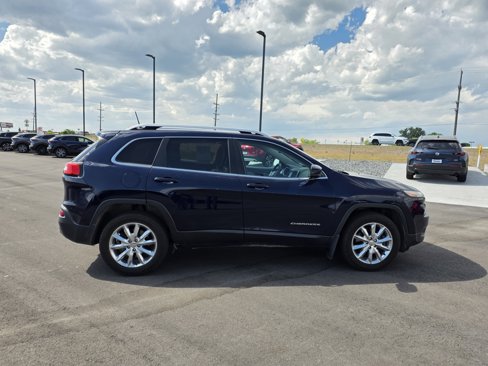 Used 2016 Jeep Cherokee Limited w/ Luxury Group image 4