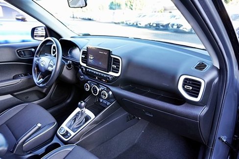 Certified 2024 Hyundai Venue Limited image 10
