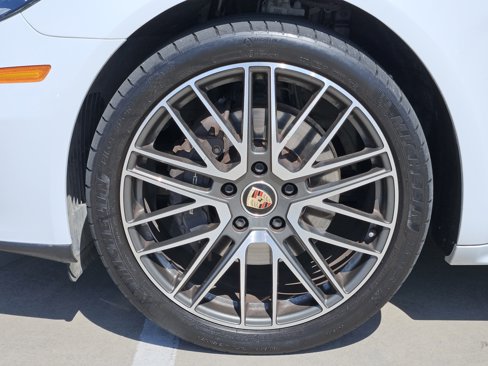 Certified 2021 Porsche Panamera image 14