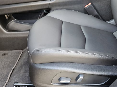 New 2025 Cadillac XT5 Luxury image 25