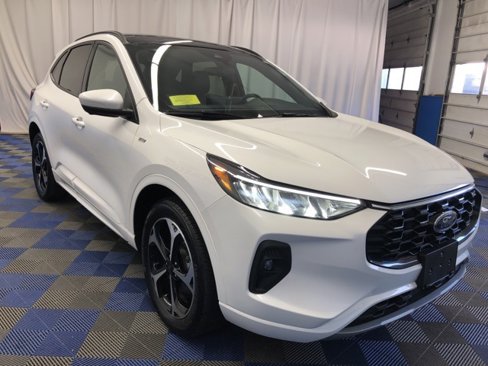 Certified 2023 Ford Escape ST-Line Select w/ Tech Pack #2 image 5