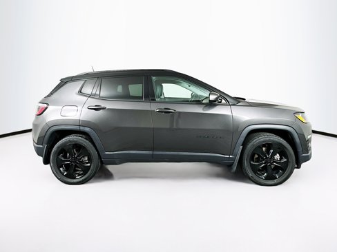 Used 2018 Jeep Compass Altitude w/ Popular Equipment Group image 10