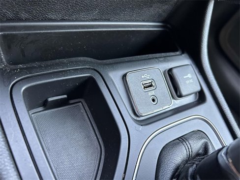 Used 2019 Jeep Cherokee Latitude w/ Popular Appearance Group image 22