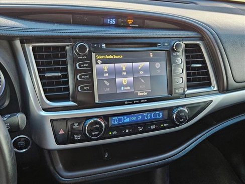 Used 2018 Toyota Highlander XLE image 13