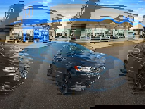 Used 2014 Ford Fusion SE w/ Equipment Group 202A image 2