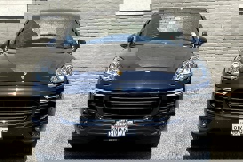 Used 2016 Porsche Cayenne image 2