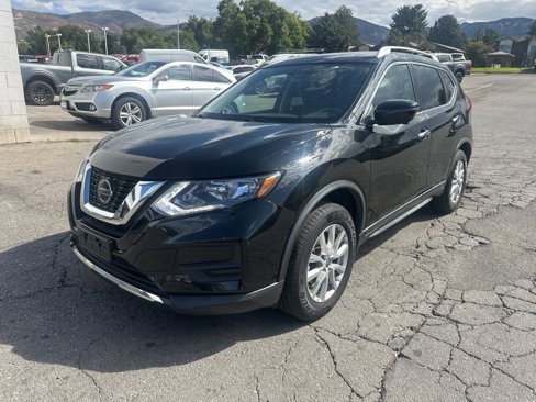 Used 2018 Nissan Rogue SV w/ Premium Package image 4