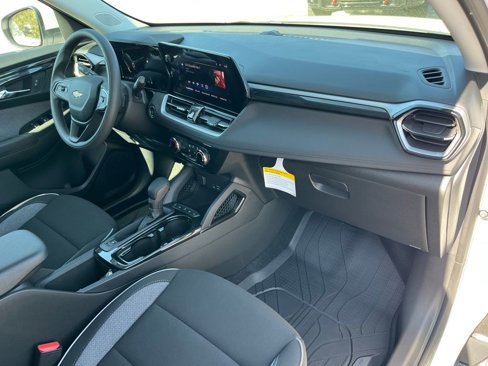 New 2025 Chevrolet TrailBlazer LT w/ LPO, Blackout Package image 24