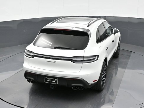 Used 2025 Porsche Macan Turbo image 28