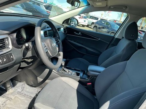 Used 2019 Kia Sorento LX image 13