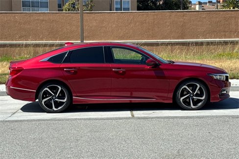 Used 2020 Honda Accord Touring image 3