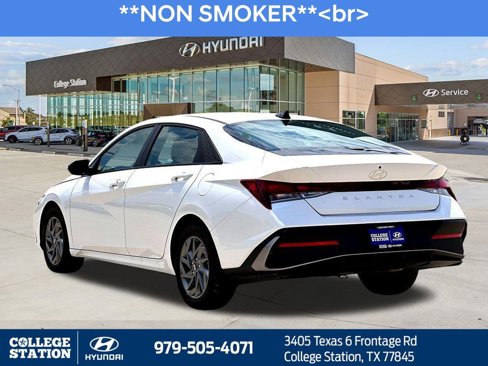 Used 2024 Hyundai Elantra SEL image 5