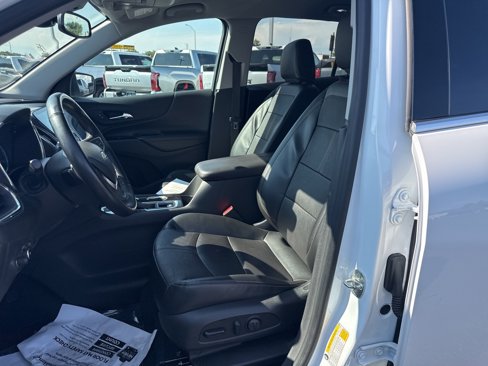 Used 2023 Chevrolet Equinox Premier image 11