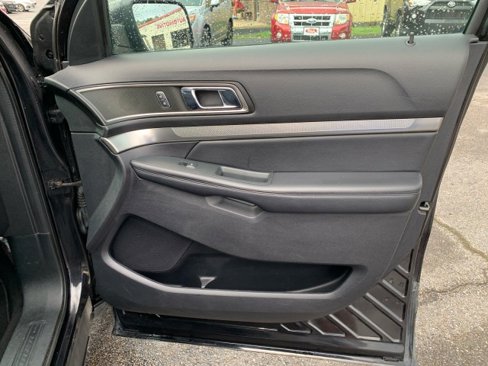 Used 2019 Ford Explorer XLT w/ Equipment Group 201A image 22