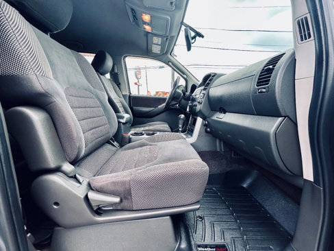 Used 2012 Nissan Pathfinder SV image 36
