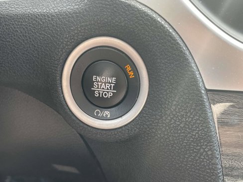 Used 2019 Chrysler 300 Touring L w/ Quick Order Package 22F image 4