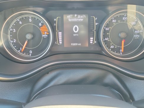 Used 2019 Jeep Cherokee Latitude w/ Popular Appearance Group image 19