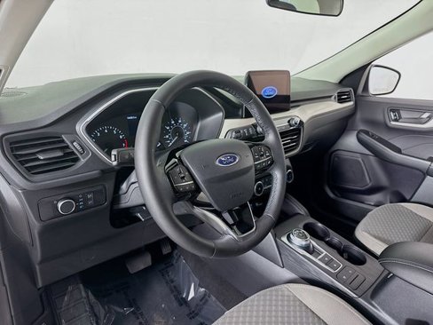 Used 2022 Ford Escape SE w/ Cold Weather Package image 9