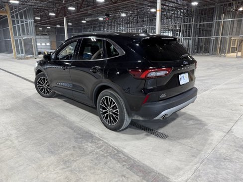 Used 2023 Ford Escape SE w/ PHEV Premium Package image 4
