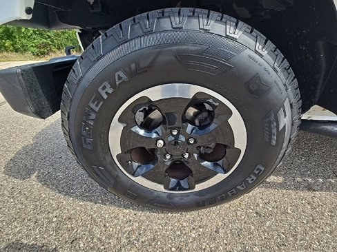 Used 2014 Jeep Wrangler Unlimited Sahara image 37