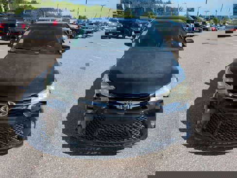 Used 2016 Toyota Camry SE image 9