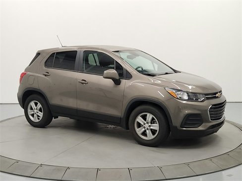 Used 2022 Chevrolet Trax LS w/ Tint and Cruise Package image 8