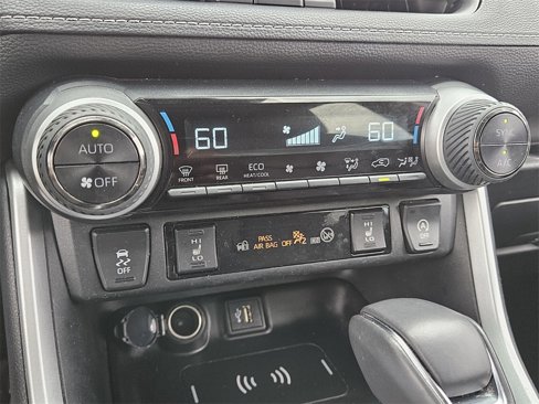 Used 2023 Toyota RAV4 XLE Premium image 22