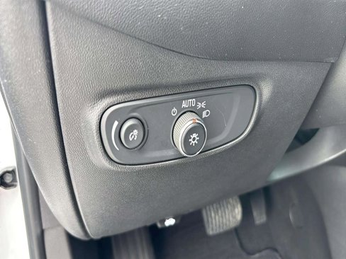 Used 2022 Chevrolet Equinox LT image 19