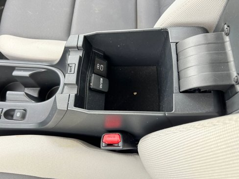 Used 2024 Toyota Corolla LE image 27