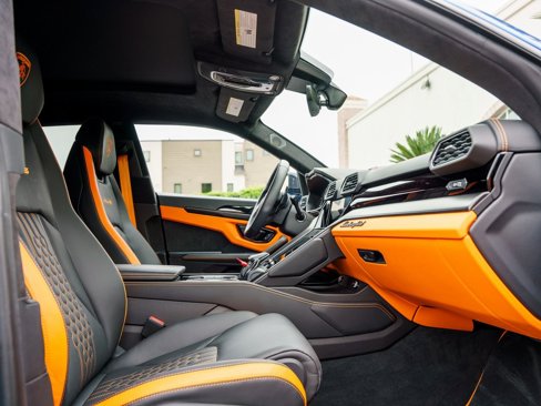 Used 2024 Lamborghini Urus S image 8