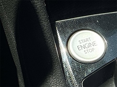 Certified 2025 Volkswagen Taos S image 17