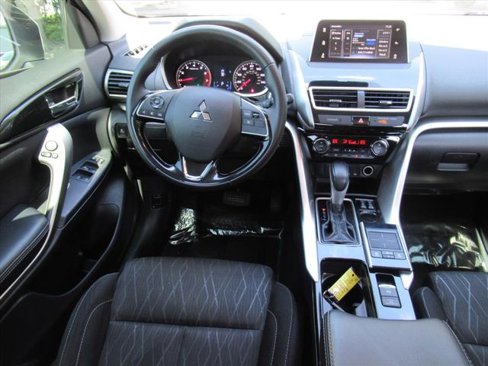 Used 2020 Mitsubishi Eclipse Cross SE image 12