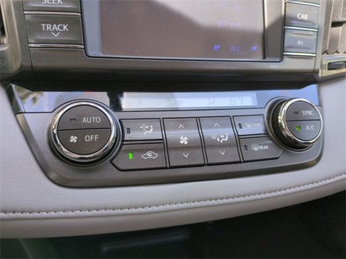 Used 2013 Toyota RAV4 XLE image 26