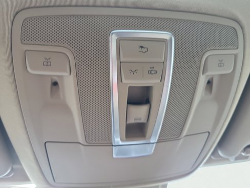 Used 2015 Mercedes-Benz GL 550 4MATIC image 34