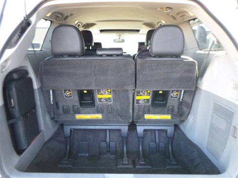 Used 2012 Toyota Sienna SE image 21