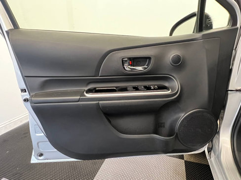 Used 2016 Toyota Prius C Two image 7