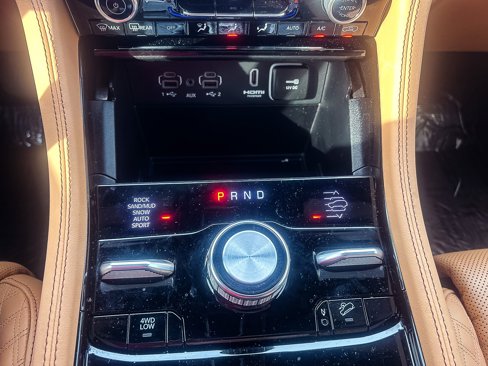 Used 2024 Jeep Grand Cherokee Summit image 19
