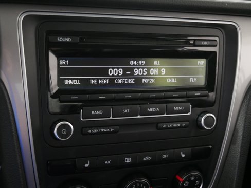 Used 2015 Volkswagen Passat 1.8T Wolfsburg Edition image 22