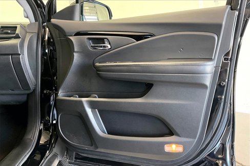 Used 2016 Honda Pilot Touring image 19