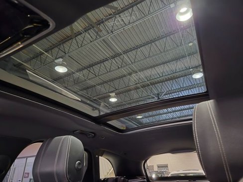 Used 2018 Land Rover Range Rover Velar R-Dynamic SE image 27