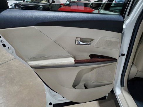 Used 2015 Toyota Venza XLE image 26