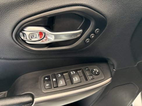 Used 2021 Jeep Cherokee Limited w/ Elite Package image 29
