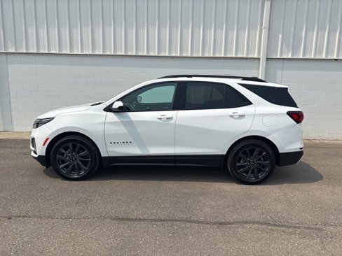 Certified 2022 Chevrolet Equinox RS image 2